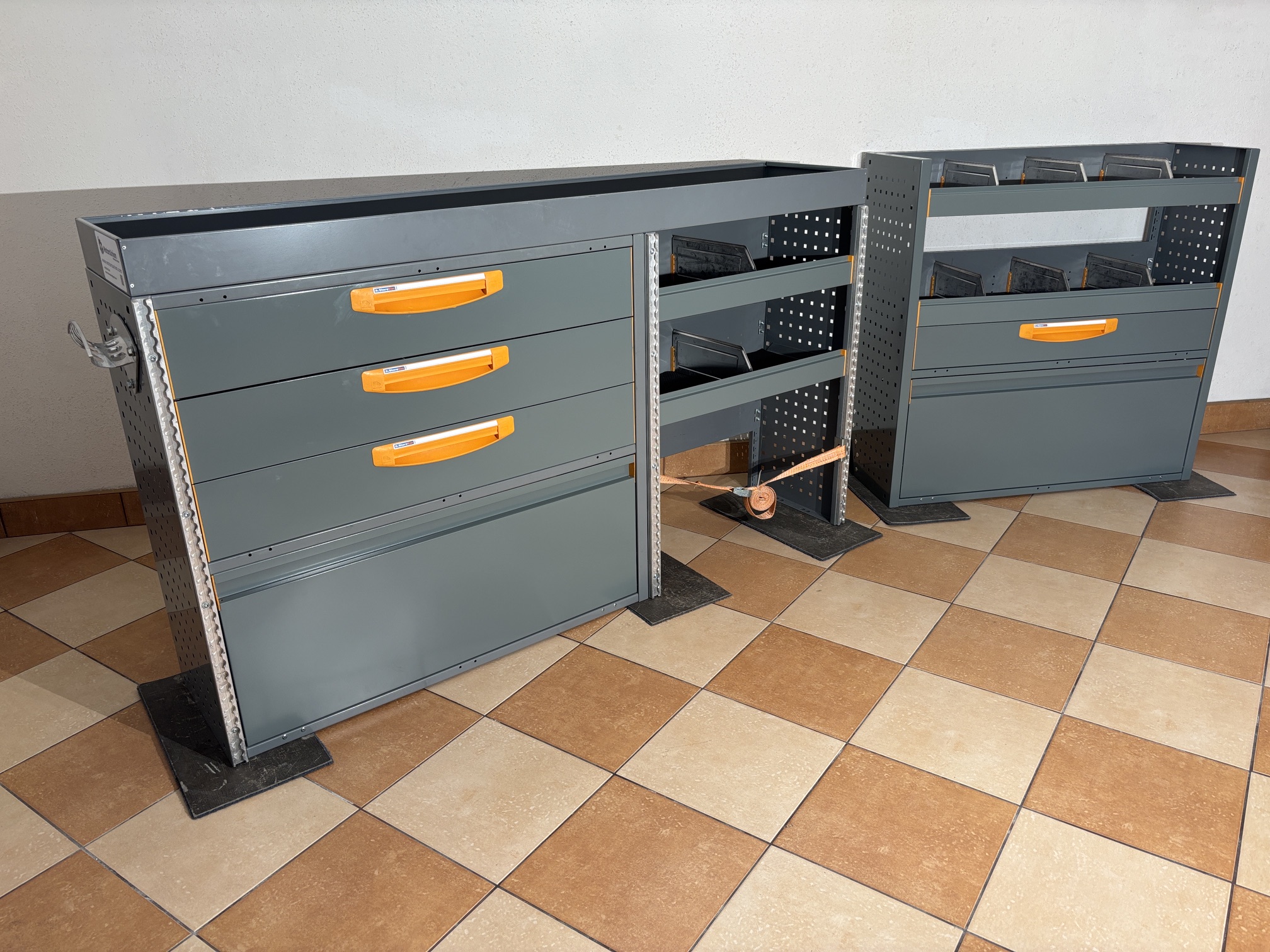 831 - StoreVan - Zabudowa samochodowa - Proace Connect Vito